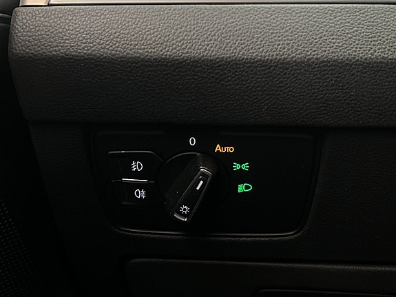 Volkswagen Passat Alltrack 26 of 30