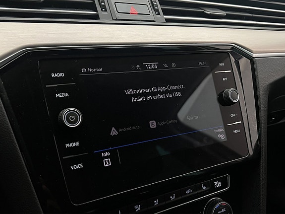 Volkswagen Passat Alltrack 21 of 30