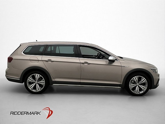 Volkswagen Passat Alltrack 9 of 30
