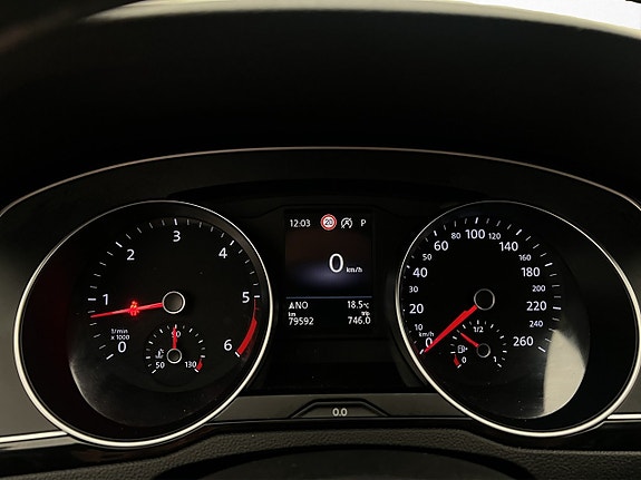 Volkswagen Passat Alltrack 18 of 30