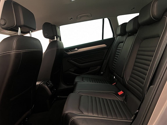 Volkswagen Passat Alltrack 17 of 30
