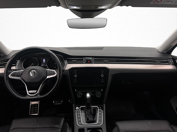 Volkswagen Passat Alltrack 13 of 30