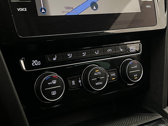 Volkswagen Passat Alltrack 23 of 30