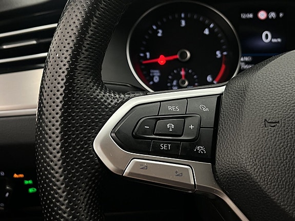 Volkswagen Passat Alltrack 19 of 30