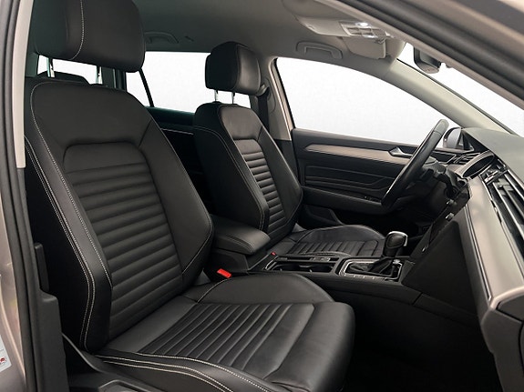 Volkswagen Passat Alltrack 15 of 30