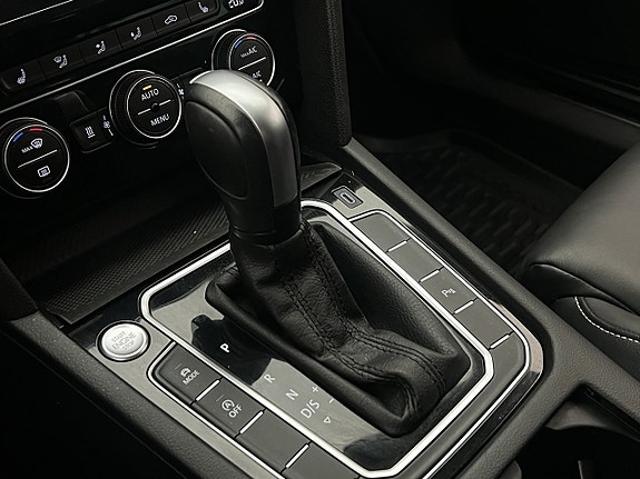 Volkswagen Passat Alltrack 25 of 30