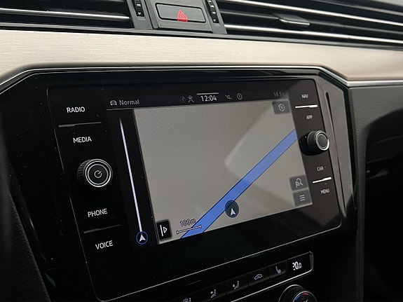 Volkswagen Passat Alltrack 22 of 30