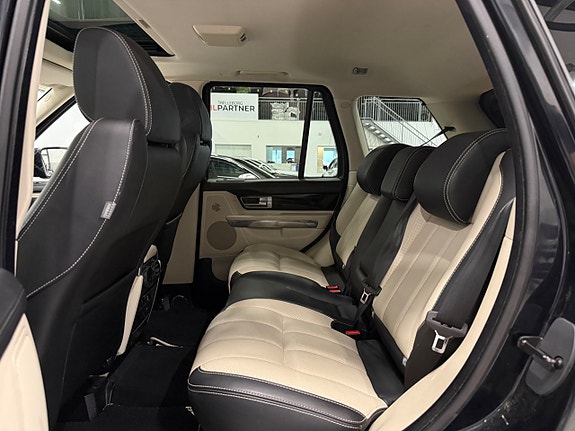 Land Rover Range Rover Sport 12 of 30