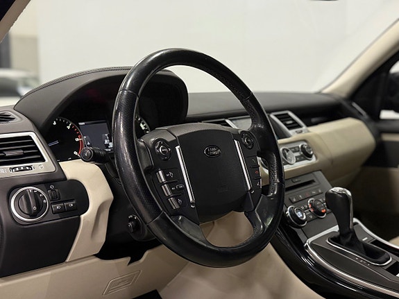 Land Rover Range Rover Sport 9 of 30