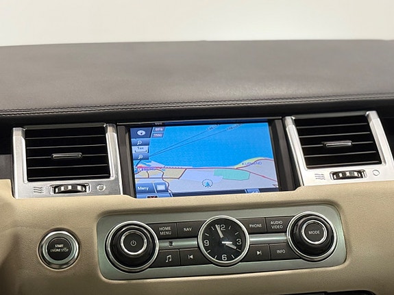 Land Rover Range Rover Sport 18 of 30