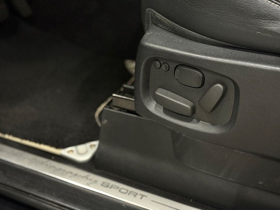 Land Rover Range Rover Sport 27 of 30