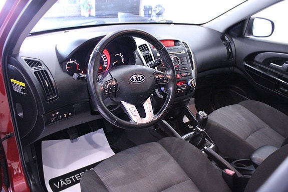 Kia Ceed 10 of 27