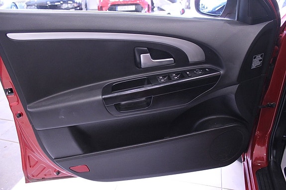 Kia Ceed 27 of 27