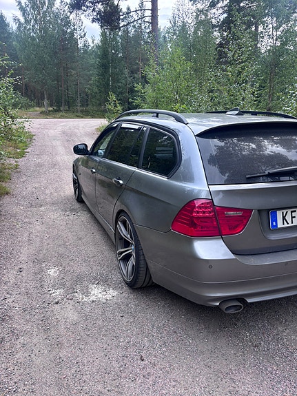 BMW 320d 5 of 6
