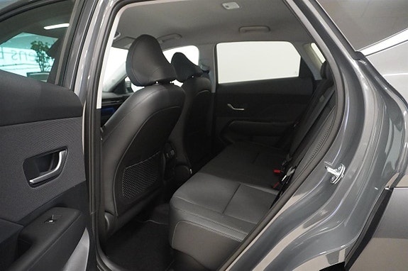 Hyundai Kona 8 of 12