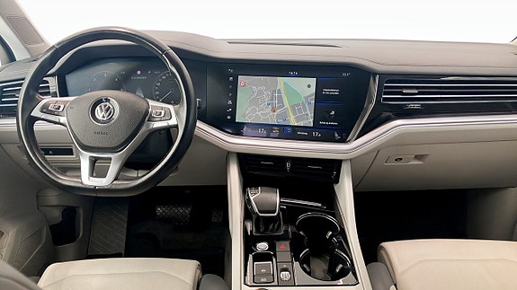 Volkswagen Touareg 4 of 12