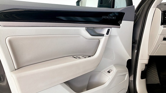 Volkswagen Touareg 11 of 12