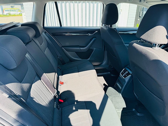 Skoda Octavia 6 of 19