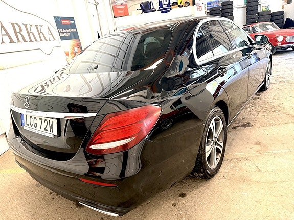 Mercedes-Benz E200 d 5 of 17