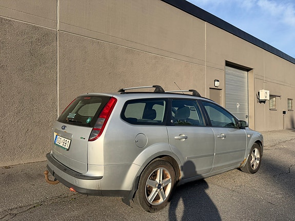 Ford Focus 3 of 8