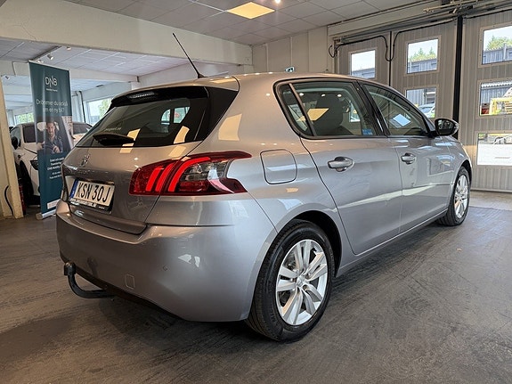 Peugeot 308 4 of 24