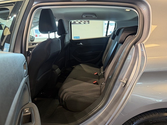 Peugeot 308 19 of 24