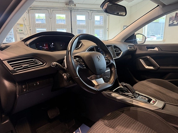 Peugeot 308 7 of 24