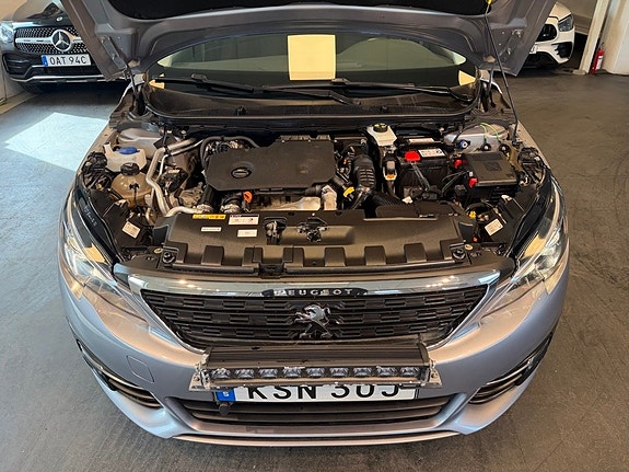 Peugeot 308 21 of 24