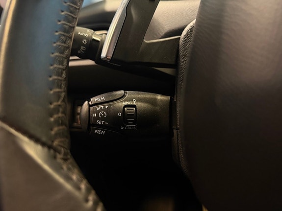 Peugeot 308 15 of 24