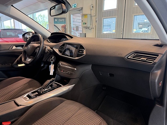 Peugeot 308 9 of 24