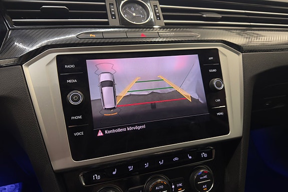 Volkswagen Passat 17 of 22