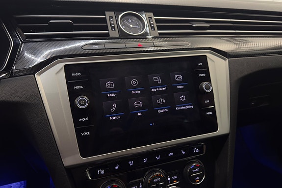 Volkswagen Passat 15 of 22
