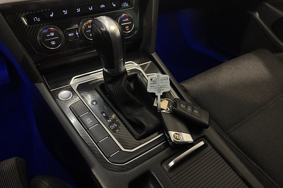 Volkswagen Passat 19 of 22