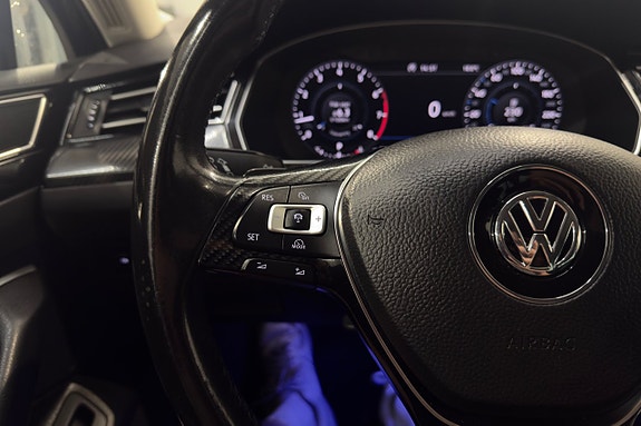 Volkswagen Passat 10 of 22