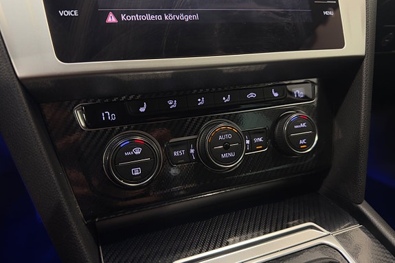 Volkswagen Passat 18 of 22