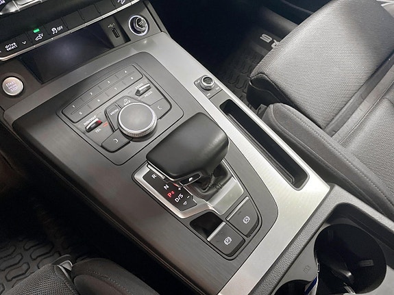 Audi Q5 12 of 19