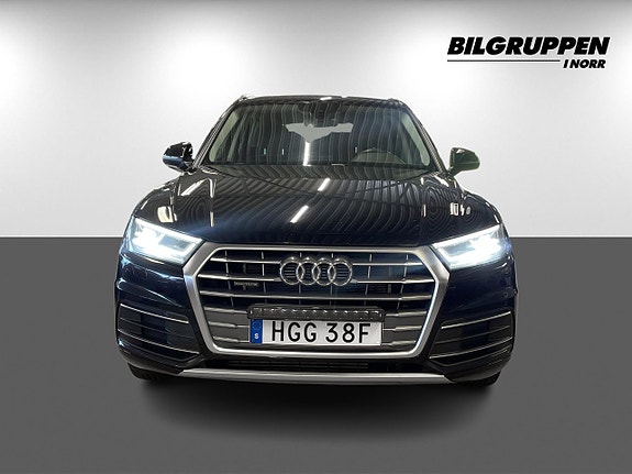 Audi Q5 2 of 19