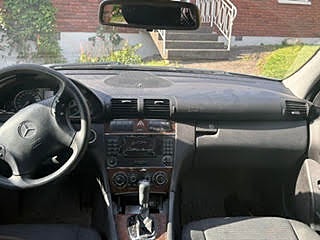 Mercedes-Benz C180 3 of 6