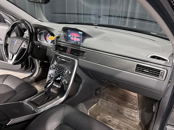 Volvo XC70 12 of 30