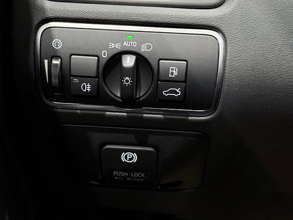 Volvo XC70 22 of 30