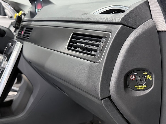 Volvo XC70 13 of 30