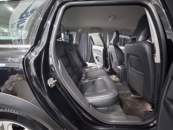 Volvo XC70 14 of 30
