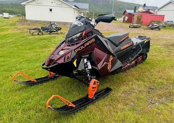 Polaris SWITCHBACK ASSAULT 9R 2 of 2