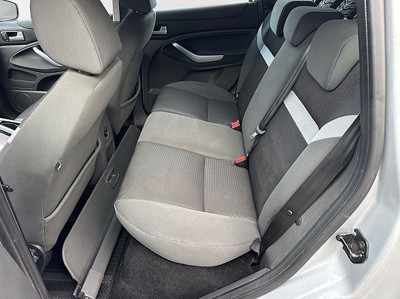 Ford Kuga 11 of 19