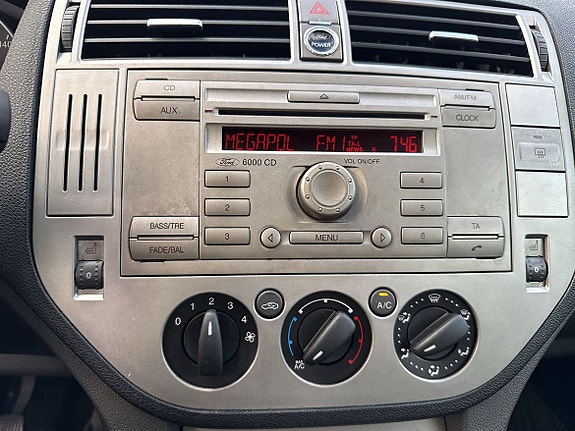 Ford Kuga 15 of 19