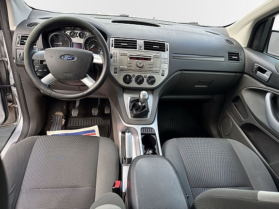 Ford Kuga 8 of 19