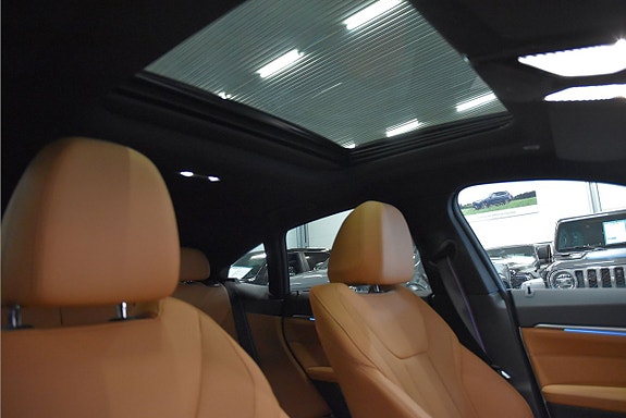 BMW i4 14 of 27