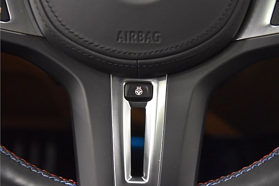 BMW i4 12 of 27