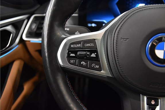 BMW i4 10 of 27