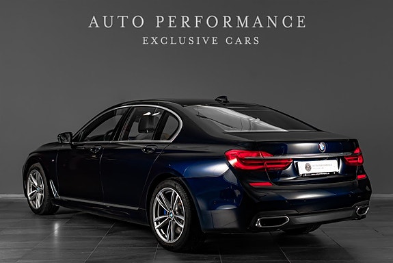 BMW 750i 2 of 14